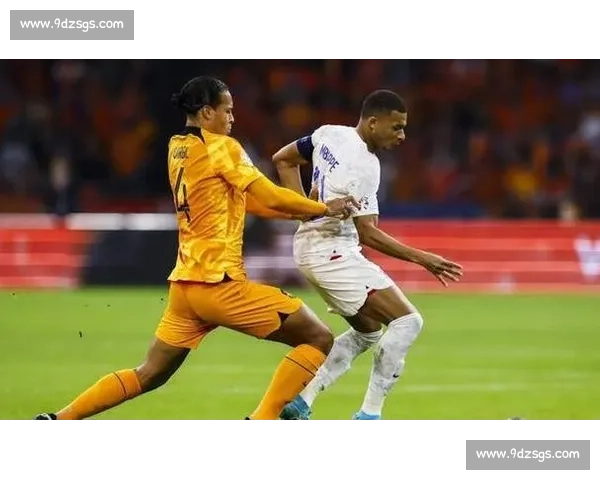 马伦:与邓弗里斯默契天成,荷兰队氛围助 4-0 大胜