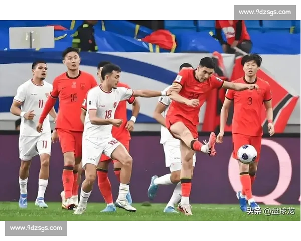 意以世预赛突发:两球迷冲场被安保拦截 意以世预赛突发:两球迷冲场被安保拦截